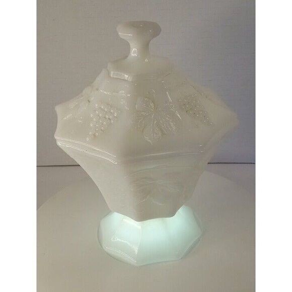 Vintage Anchor Hocking Milk Glass Grape and Leaves Octagon Candy Dish - Picture 5 of 10